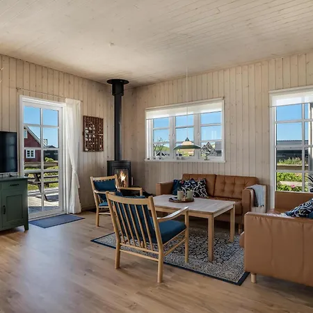 Beautiful Wooden House In Lovely Vrist Sj666 Harboør