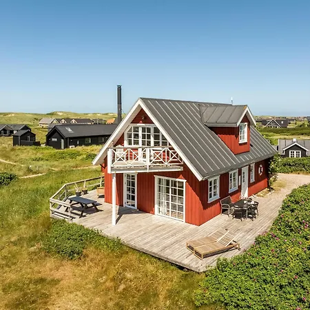 Beautiful Wooden House In Lovely Vrist Sj666 Harboør