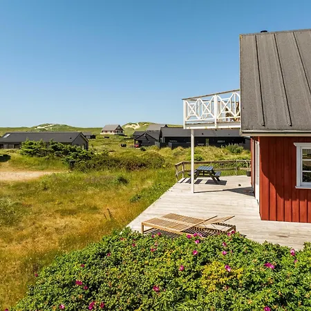 Feriehus Beautiful Wooden House In Lovely Vrist Sj666